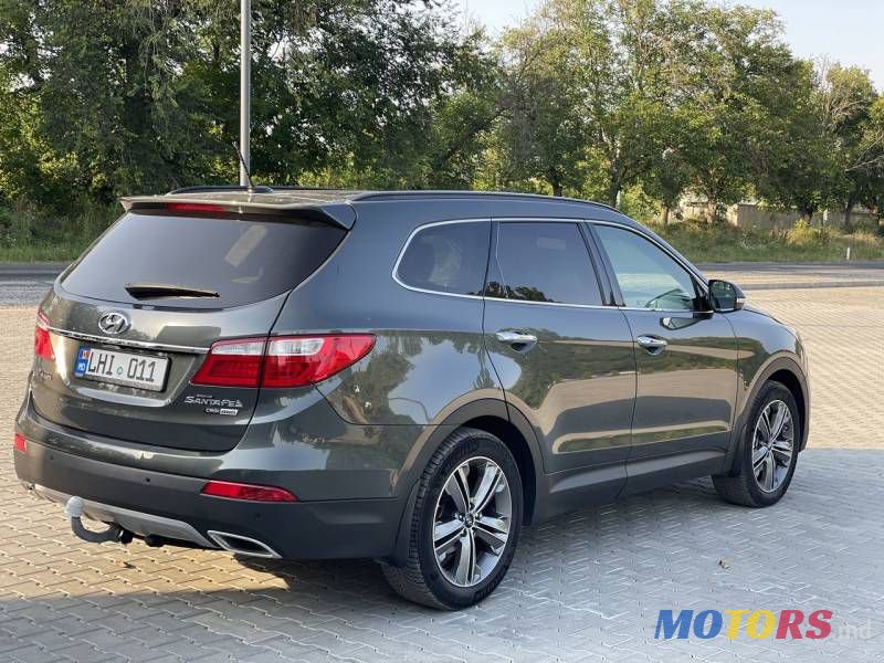 2014' Hyundai Santa Fe photo #4