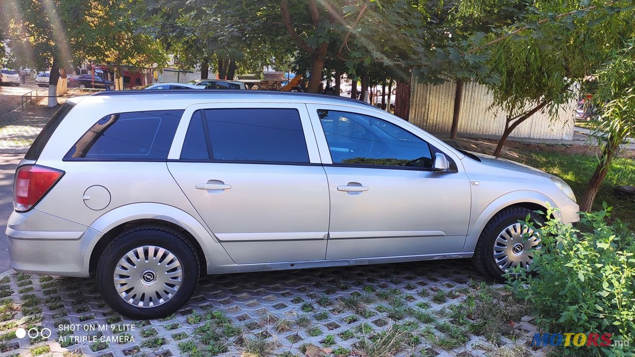 2008' Opel Astra photo #6