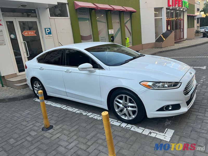 2013' Ford Fusion photo #2