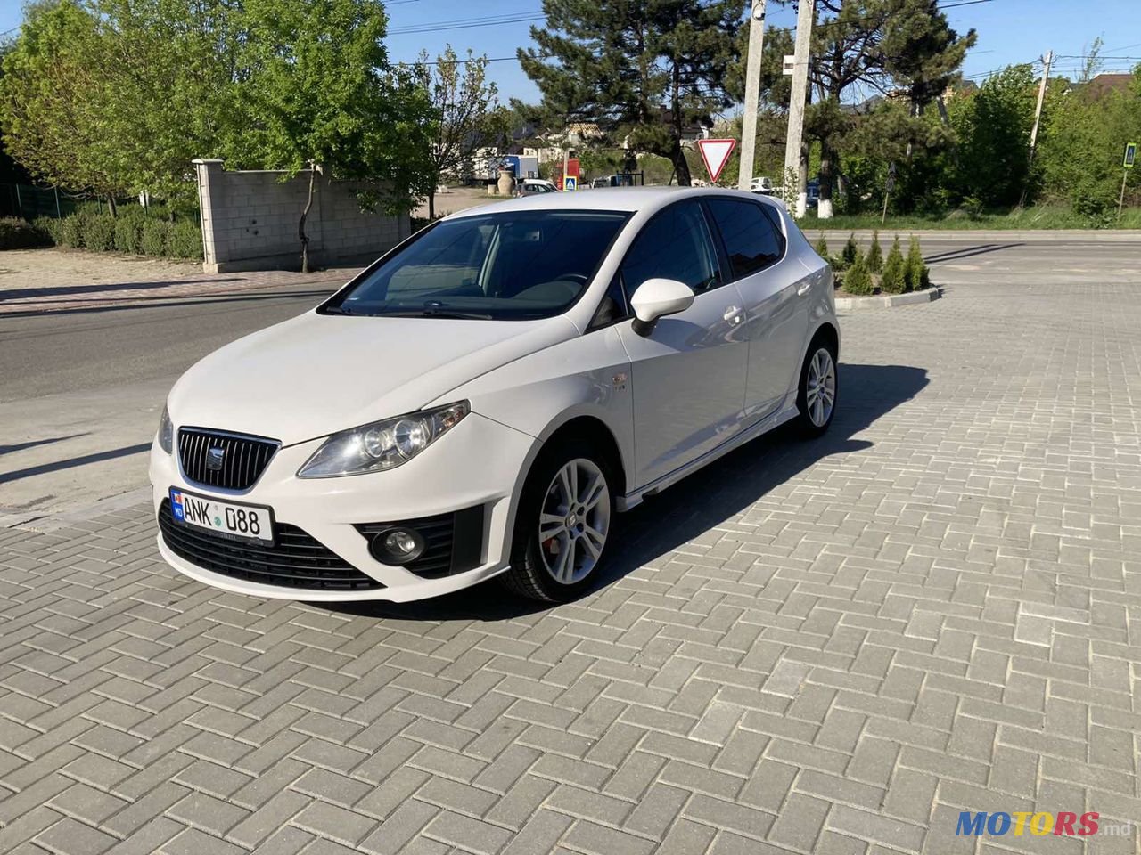 2011' SEAT Ibiza photo #1
