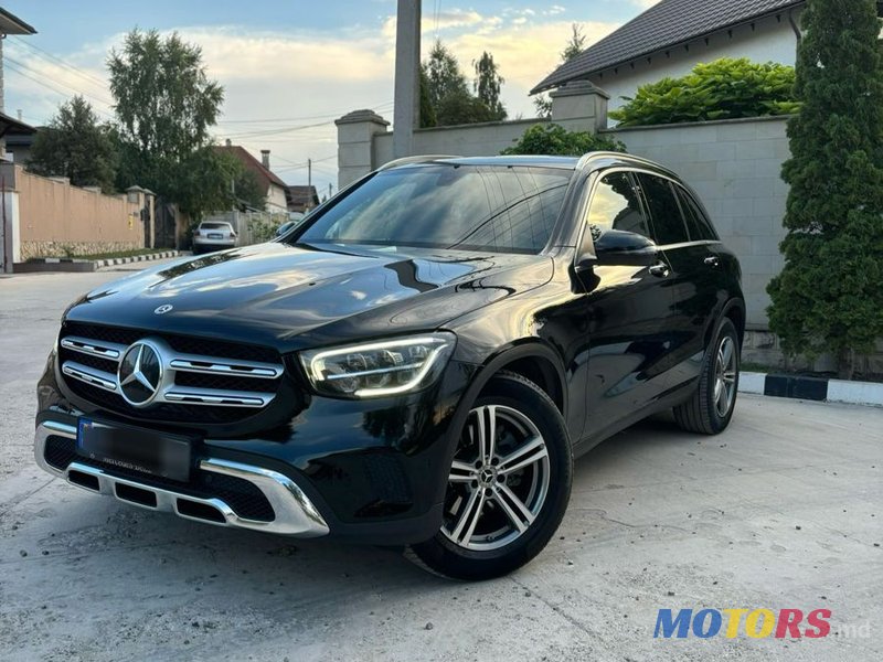 2021' Mercedes-Benz GLC photo #3