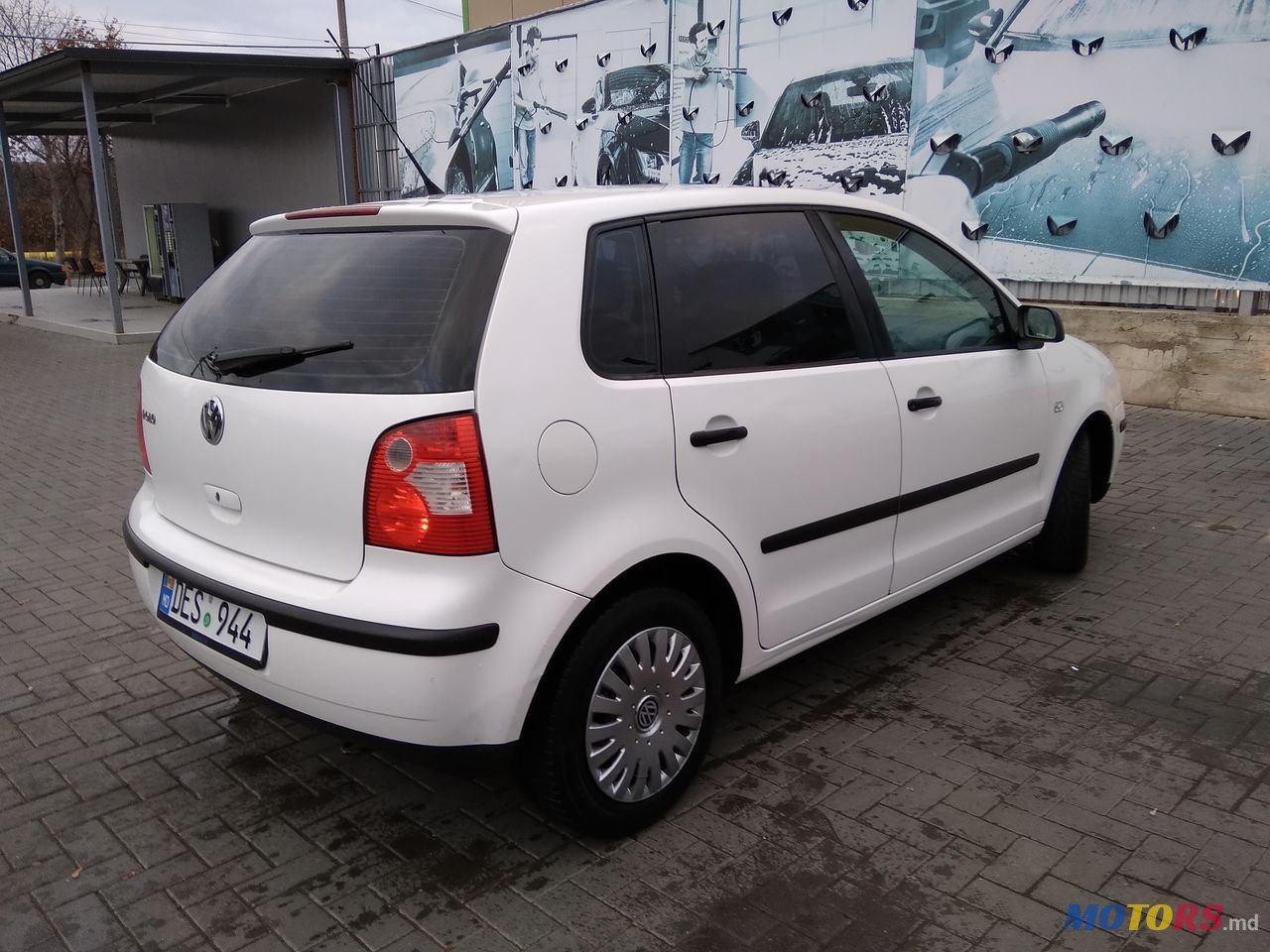 2004' Volkswagen Polo photo #2