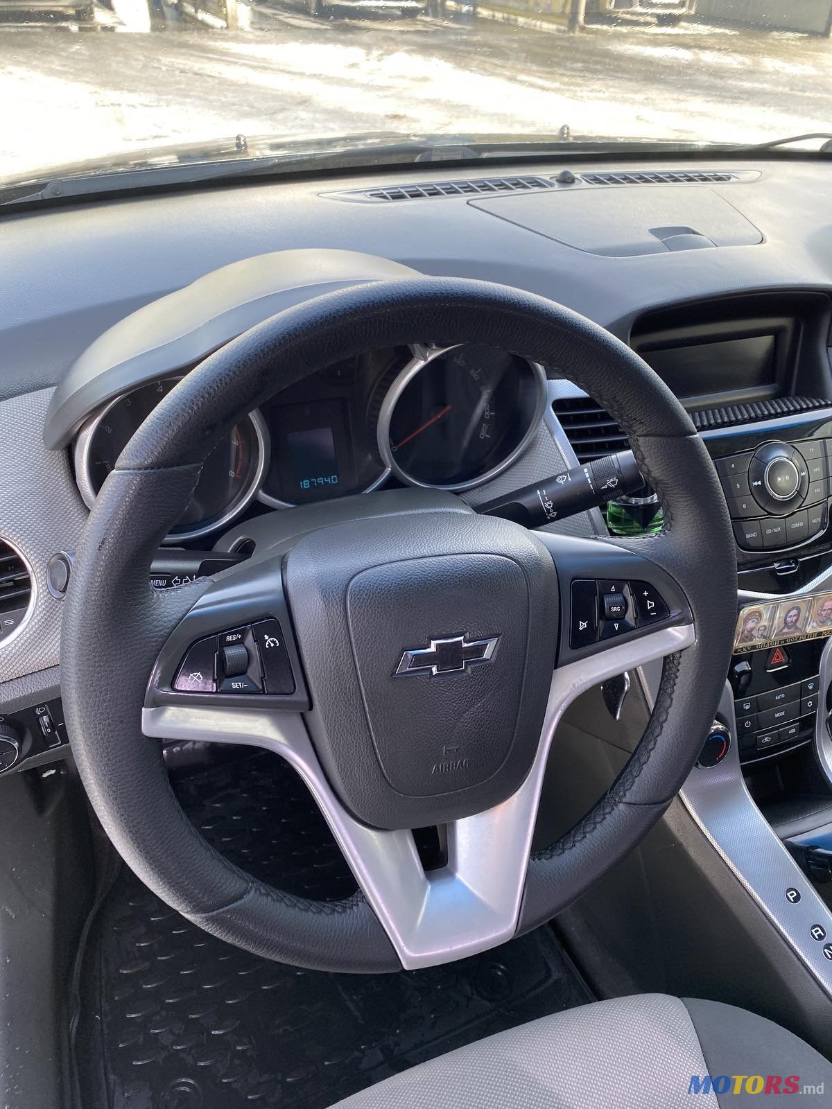 2010' Chevrolet Cruze Седан photo #3