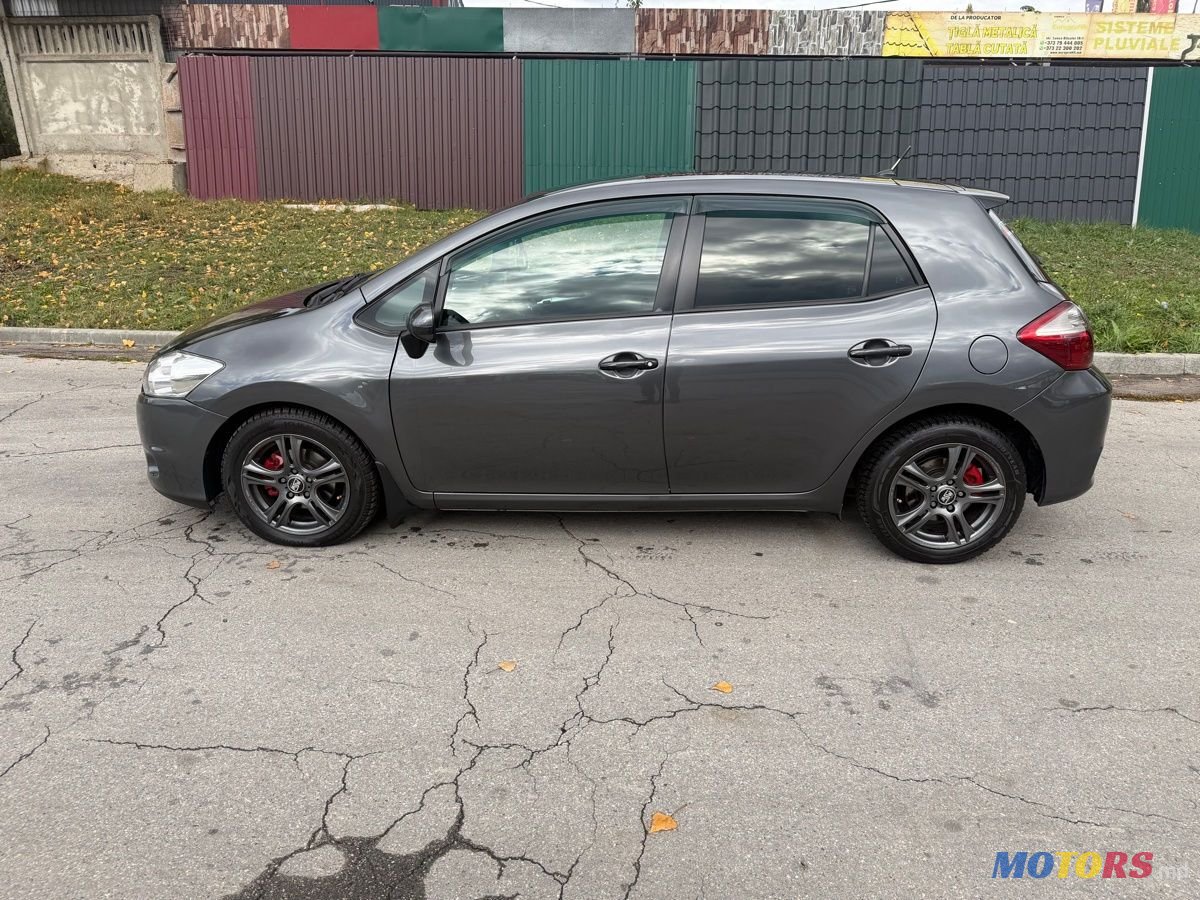 2010' Toyota Auris photo #1