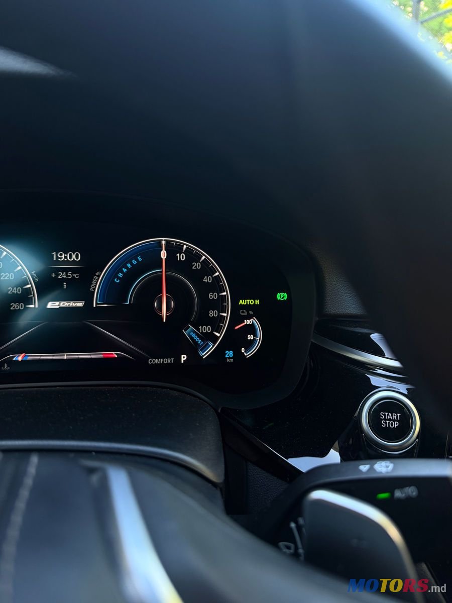 2019' BMW 5 Series photo #3