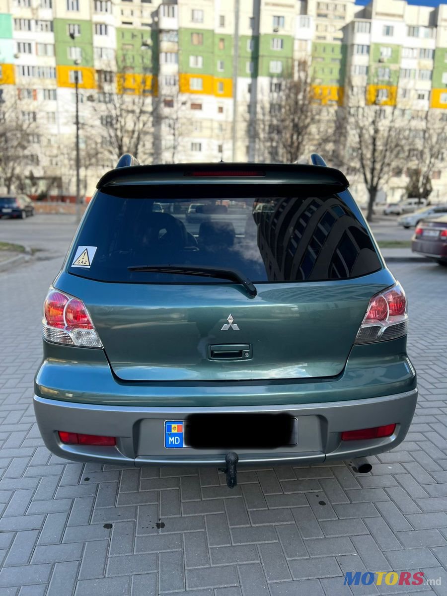 2004' Mitsubishi Outlander photo #6