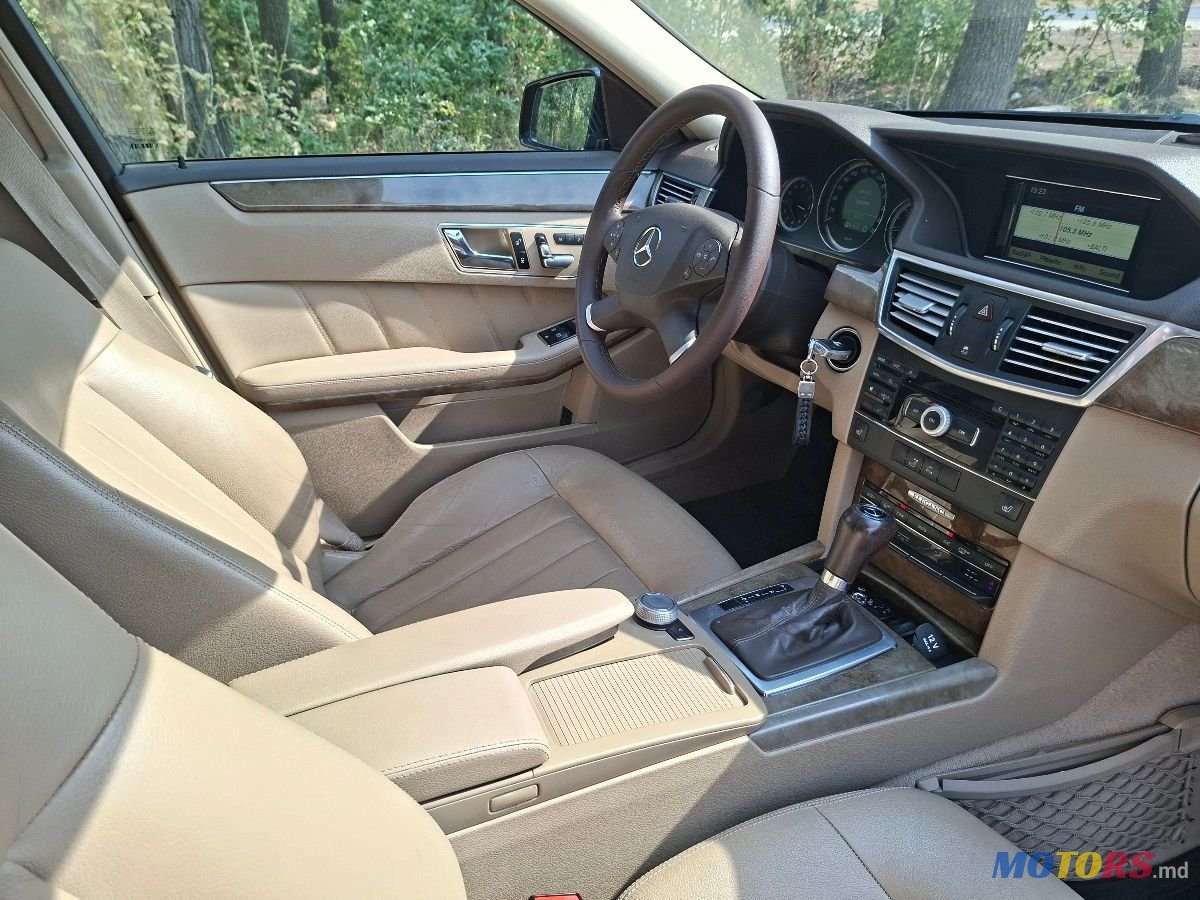 2010' Mercedes-Benz E-Class photo #5