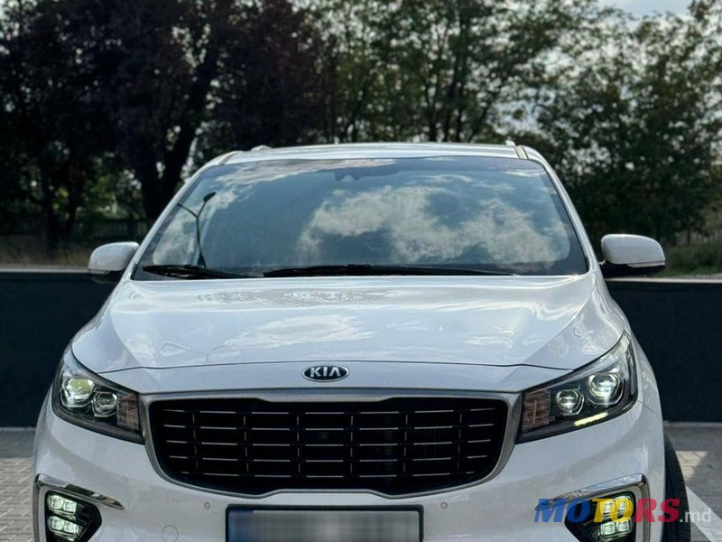 2018' Kia Carnival photo #2