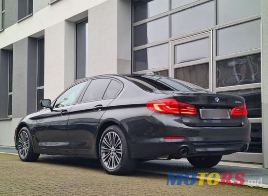 2019' BMW 5 Series photo #3