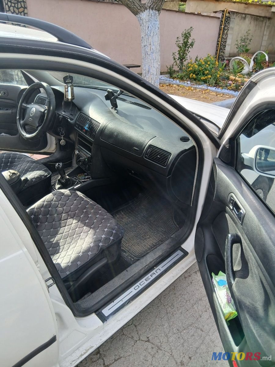 2005' Volkswagen Golf photo #6