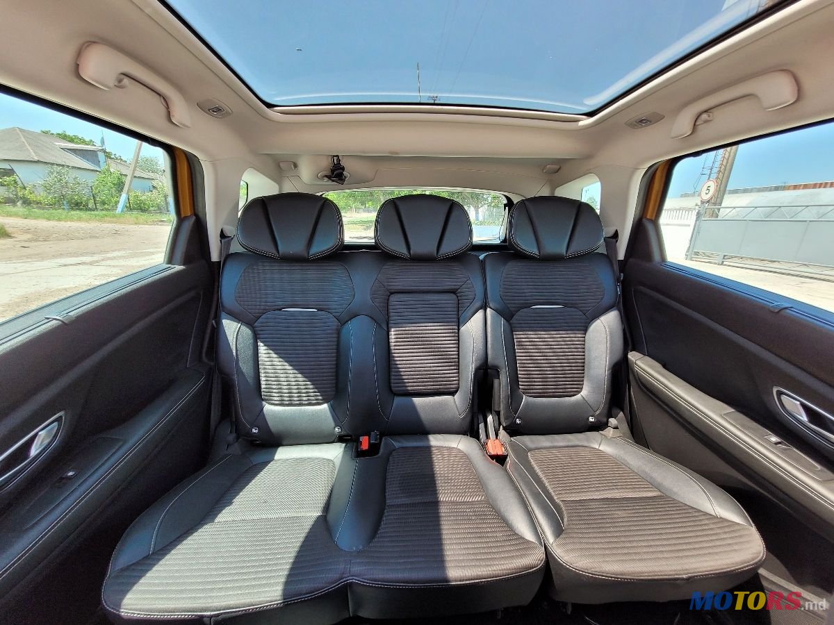 2017' Renault Scenic photo #2