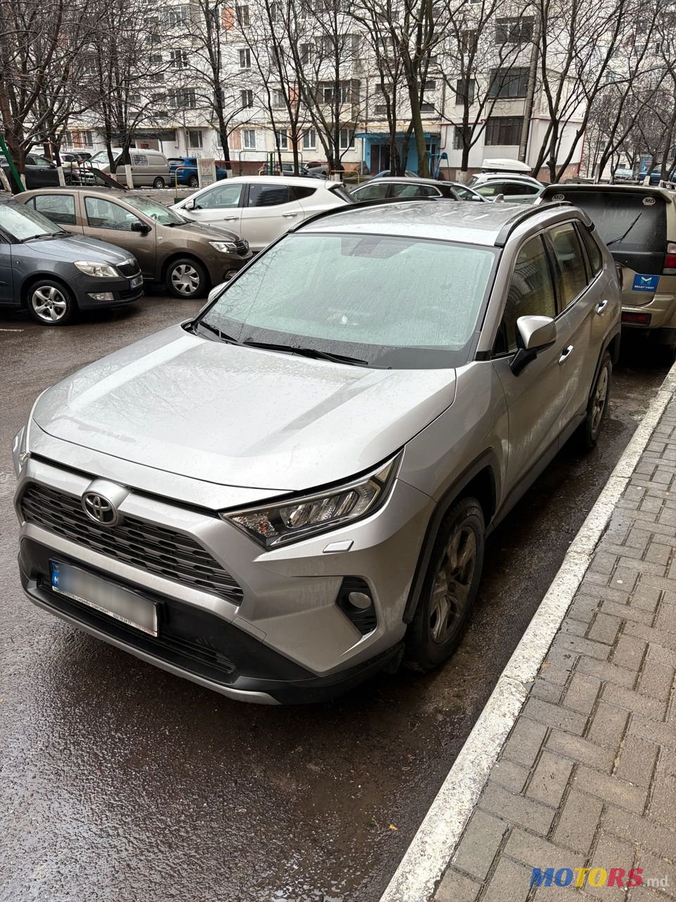 2019' Toyota RAV4 photo #3