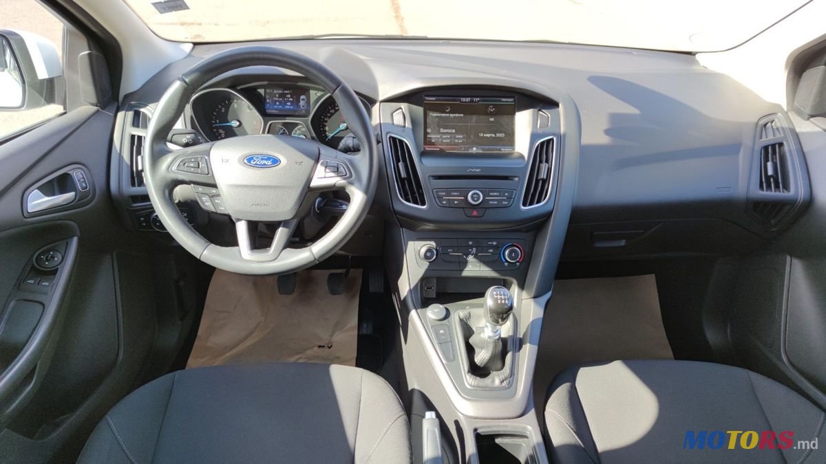 2015' Ford Focus photo #5