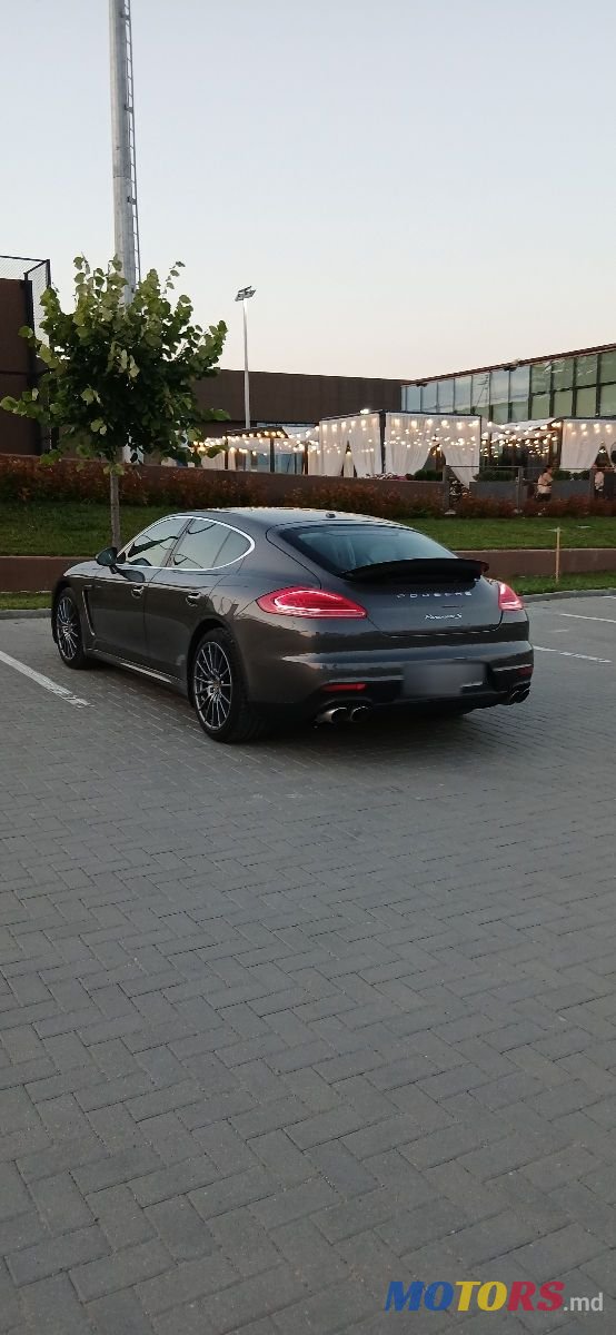 2015' Porsche Panamera photo #3