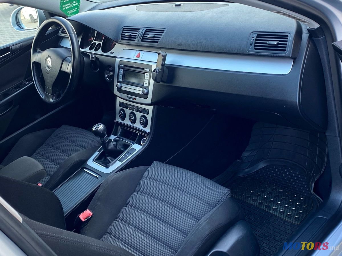 2008' Volkswagen Passat photo #4