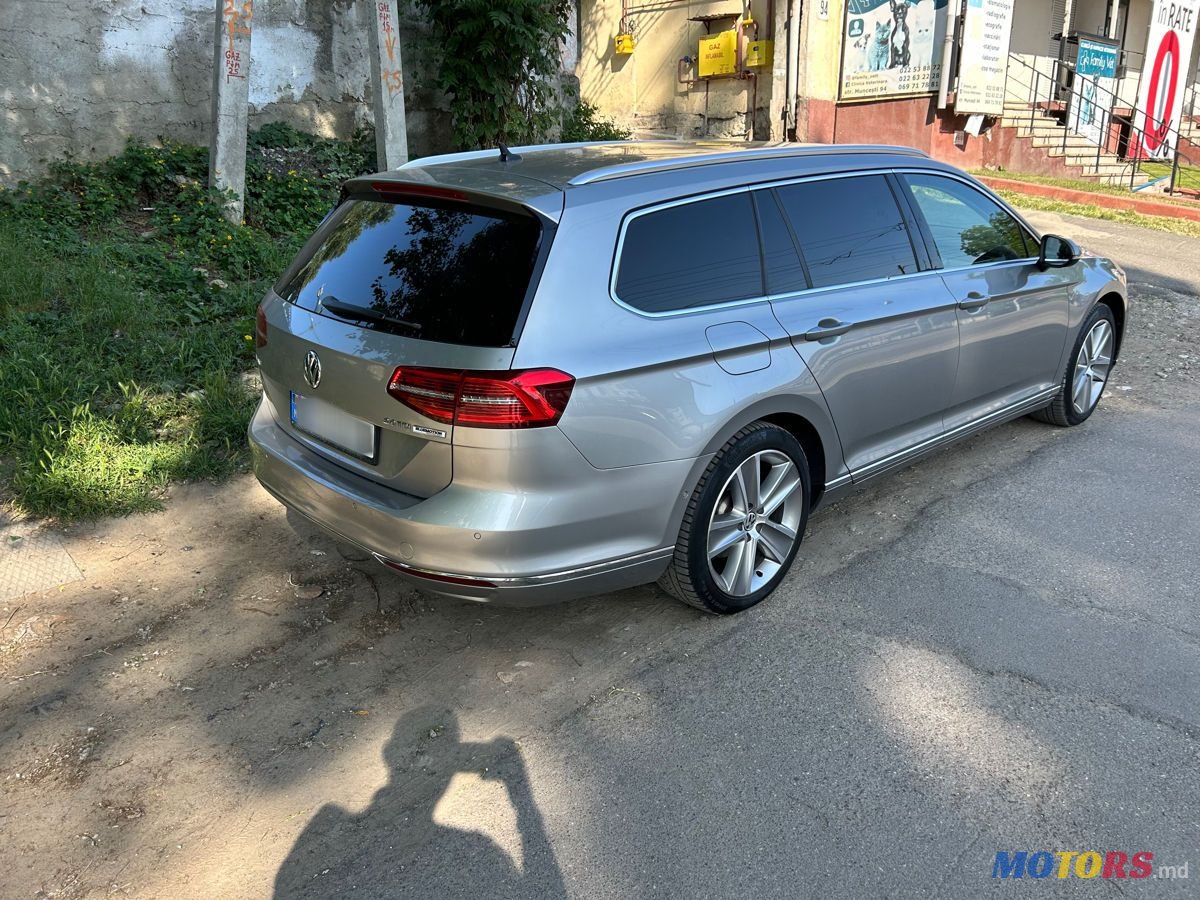 2015' Volkswagen Passat photo #3