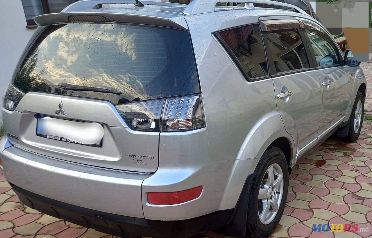 2008' Mitsubishi Outlander photo #5