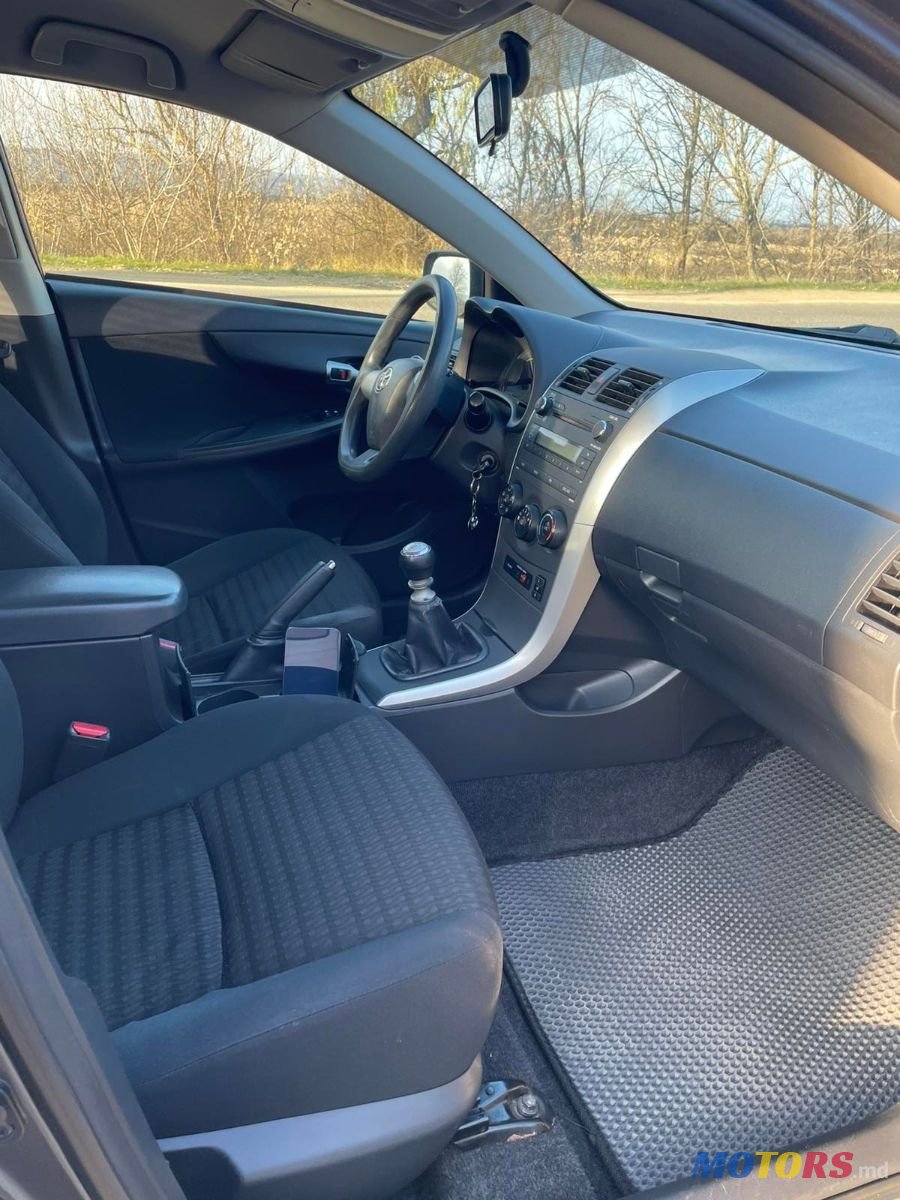 2011' Toyota Corolla photo #5