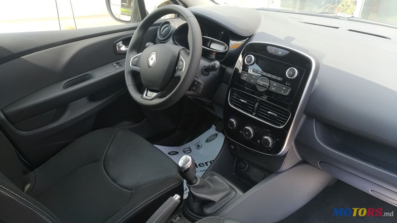 2019' Renault Clio photo #6