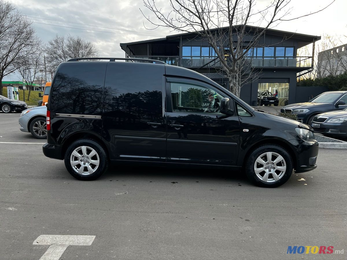 2011' Volkswagen Caddy photo #3