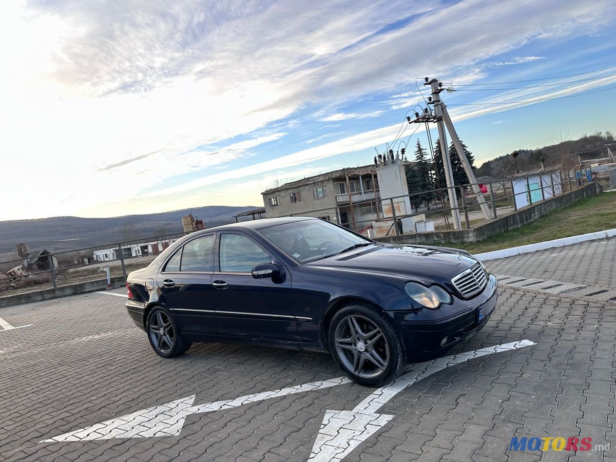 2002' Mercedes-Benz C-Class photo #3