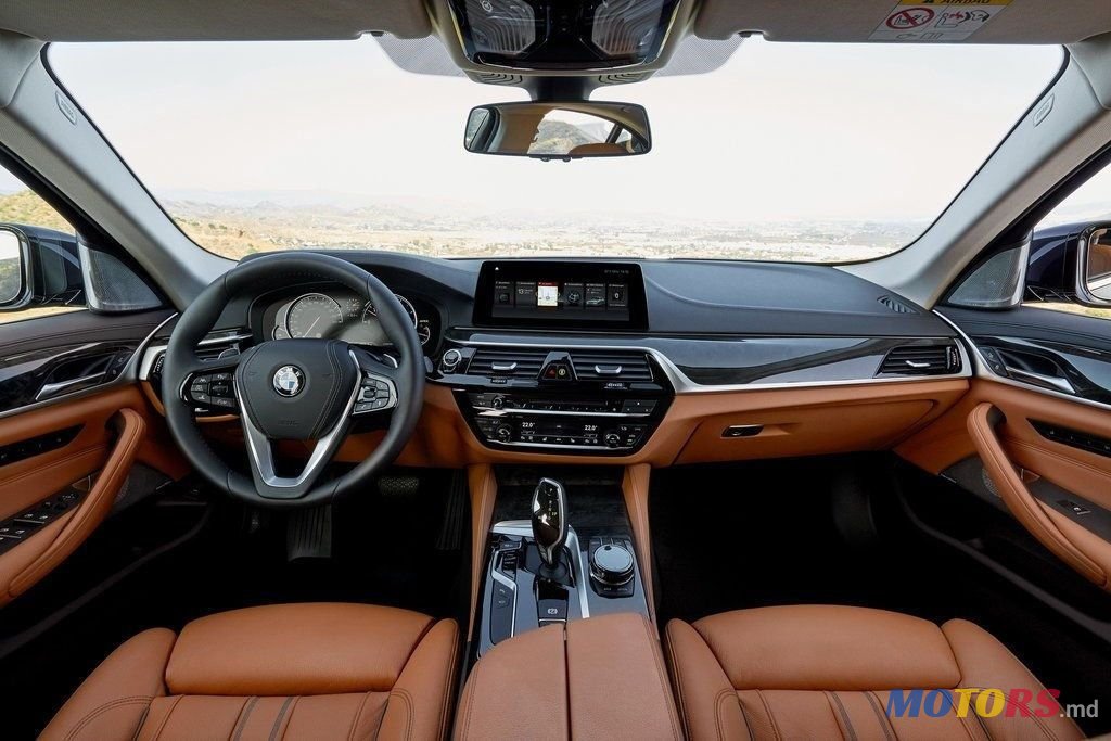 2018' BMW 5 Series photo #2