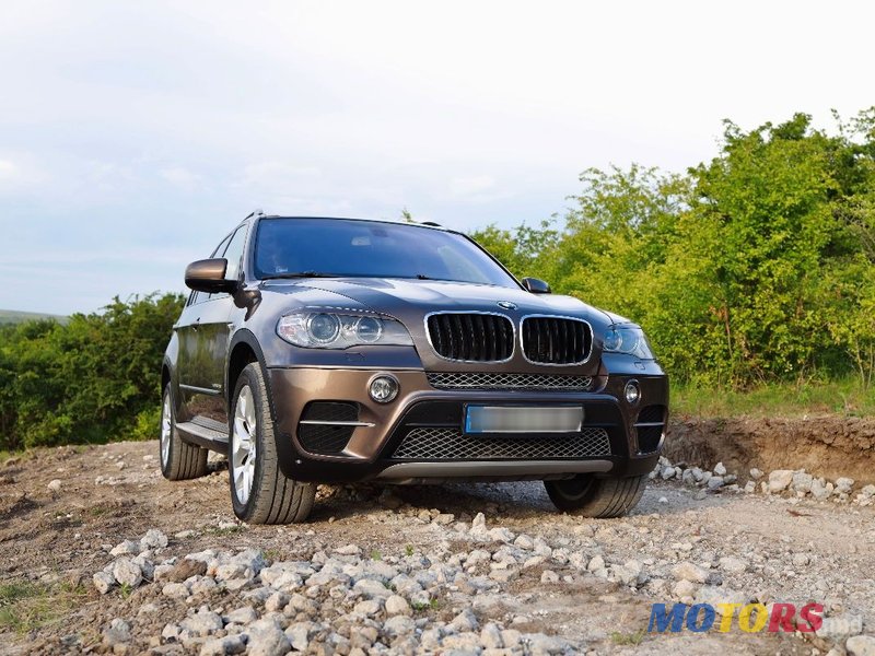 2011' BMW X5 photo #1