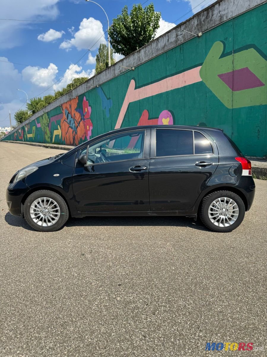 2009' Toyota Yaris photo #4