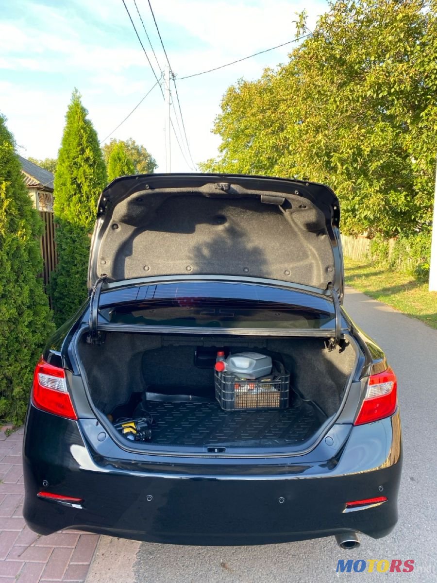 2011' Toyota Camry photo #5