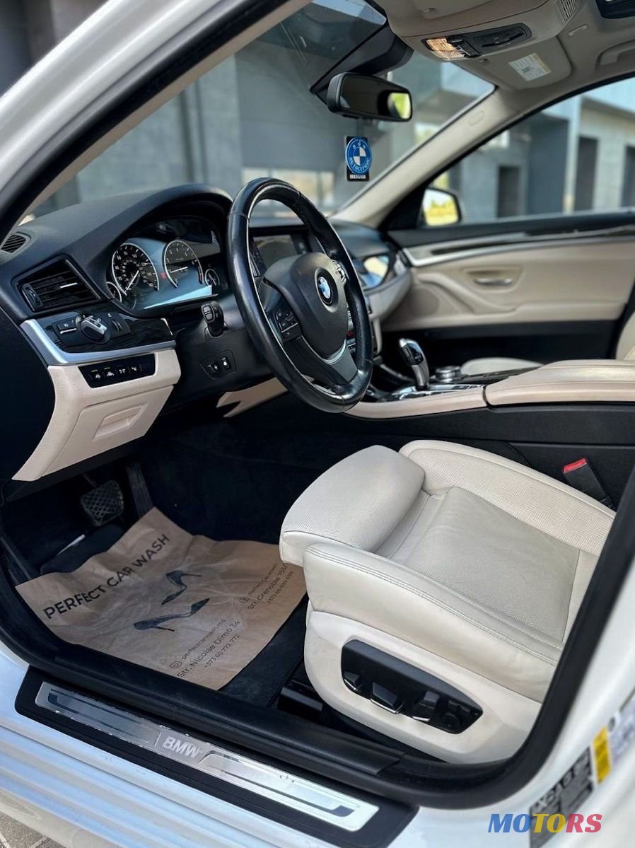 2015' BMW 5 Series photo #4