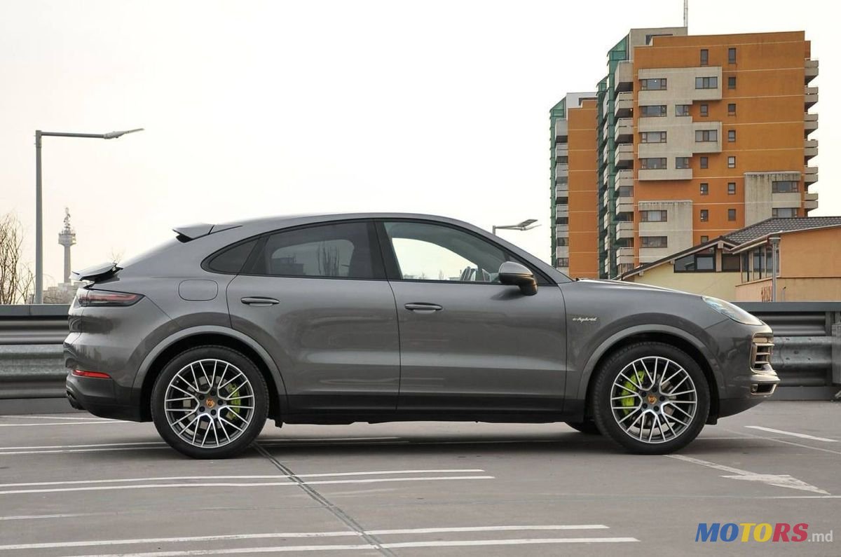 2019' Porsche Cayenne Coupe photo #4