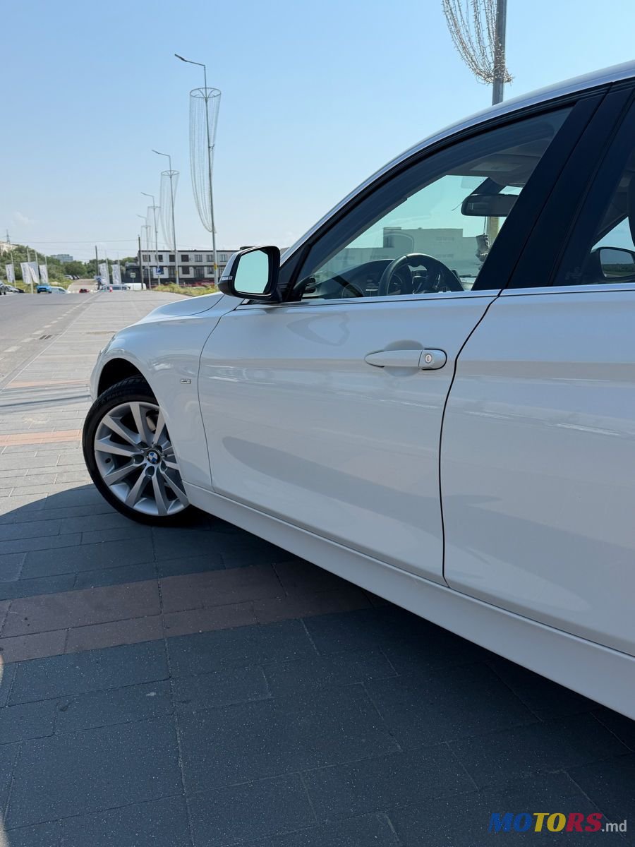 2012' BMW 3 Series photo #4