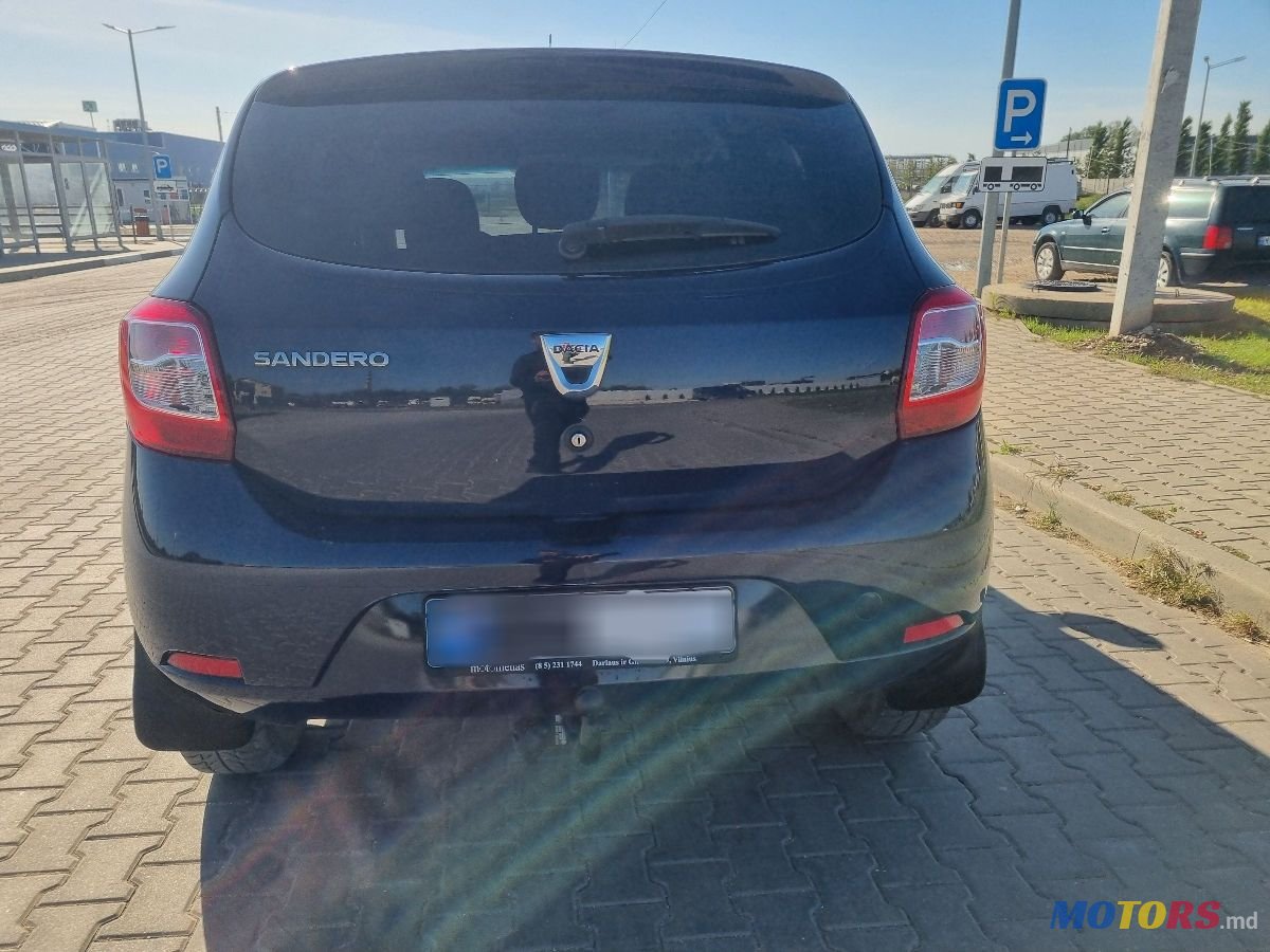 2015' Dacia Sandero photo #5