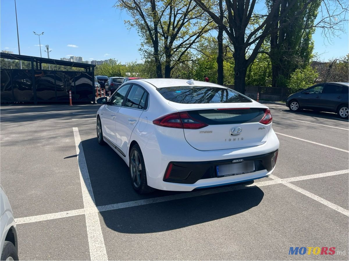 2017' Hyundai Ioniq photo #5