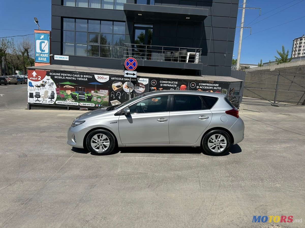 2014' Toyota Auris photo #3