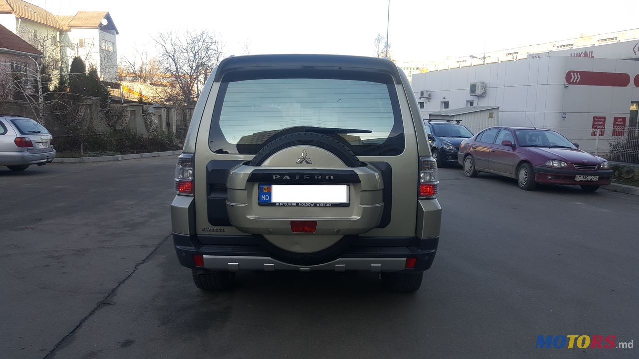 2008' Mitsubishi Pajero photo #3