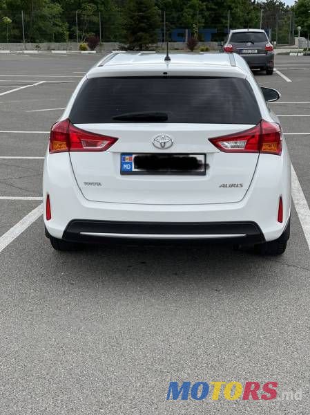 2013' Toyota Auris photo #4