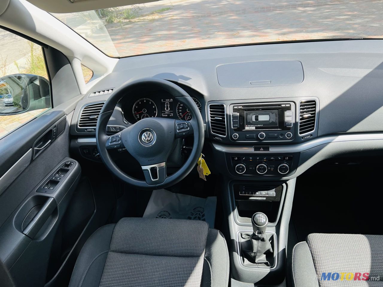 2013' Volkswagen Sharan photo #5