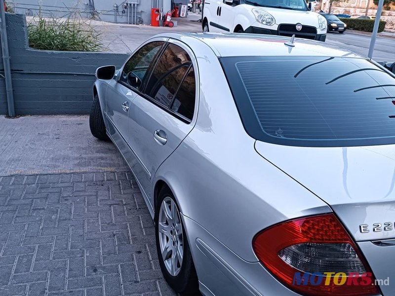 2007' Mercedes-Benz E-Class photo #2