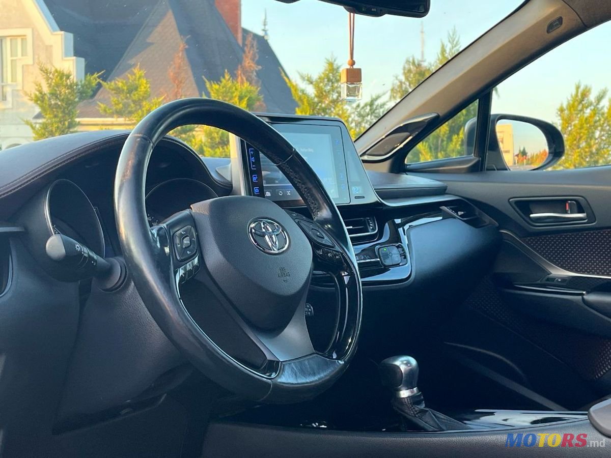 2018' Toyota C-HR photo #6