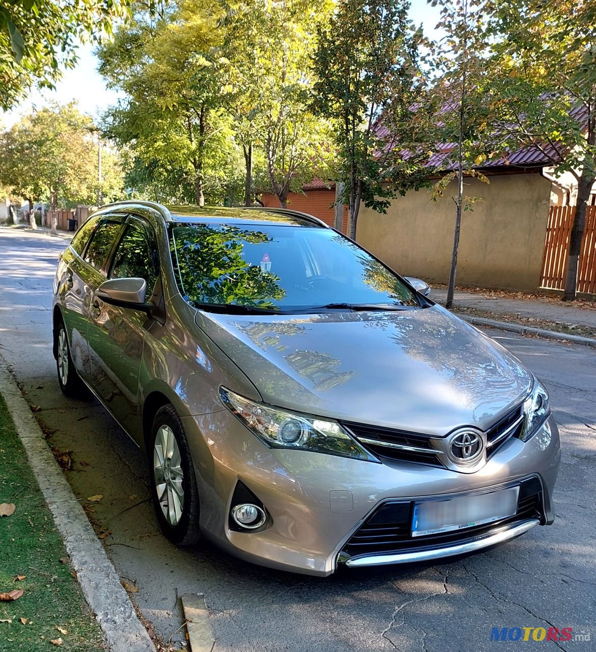 2014' Toyota Auris photo #3
