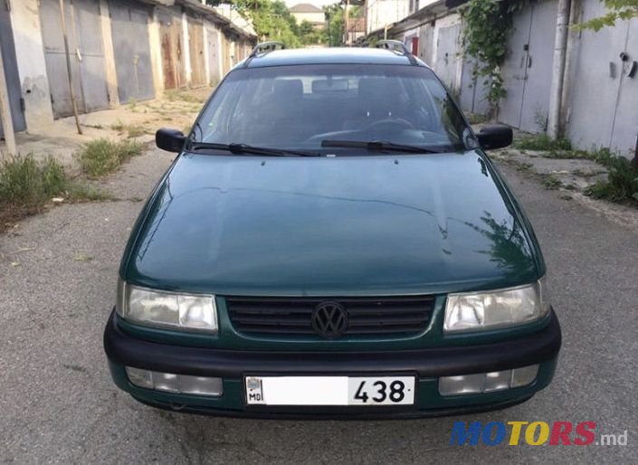 1994' Volkswagen Passat photo #2