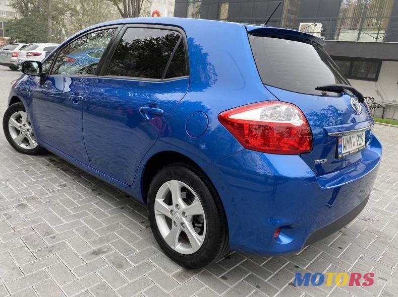 2010' Toyota Auris photo #2