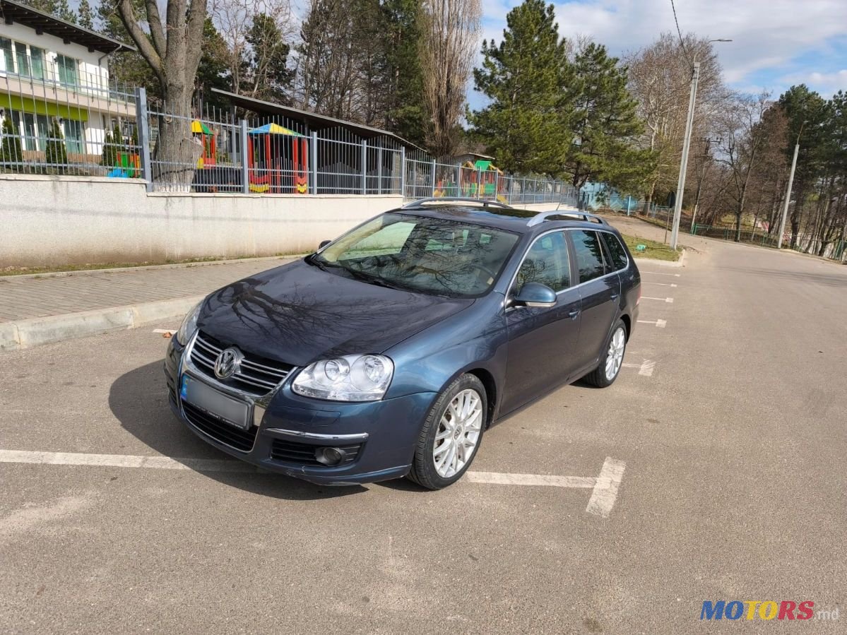 2008' Volkswagen Golf photo #2