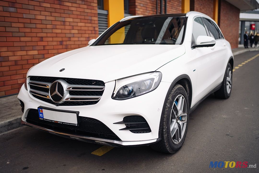 2018' Mercedes-Benz Glc photo #1