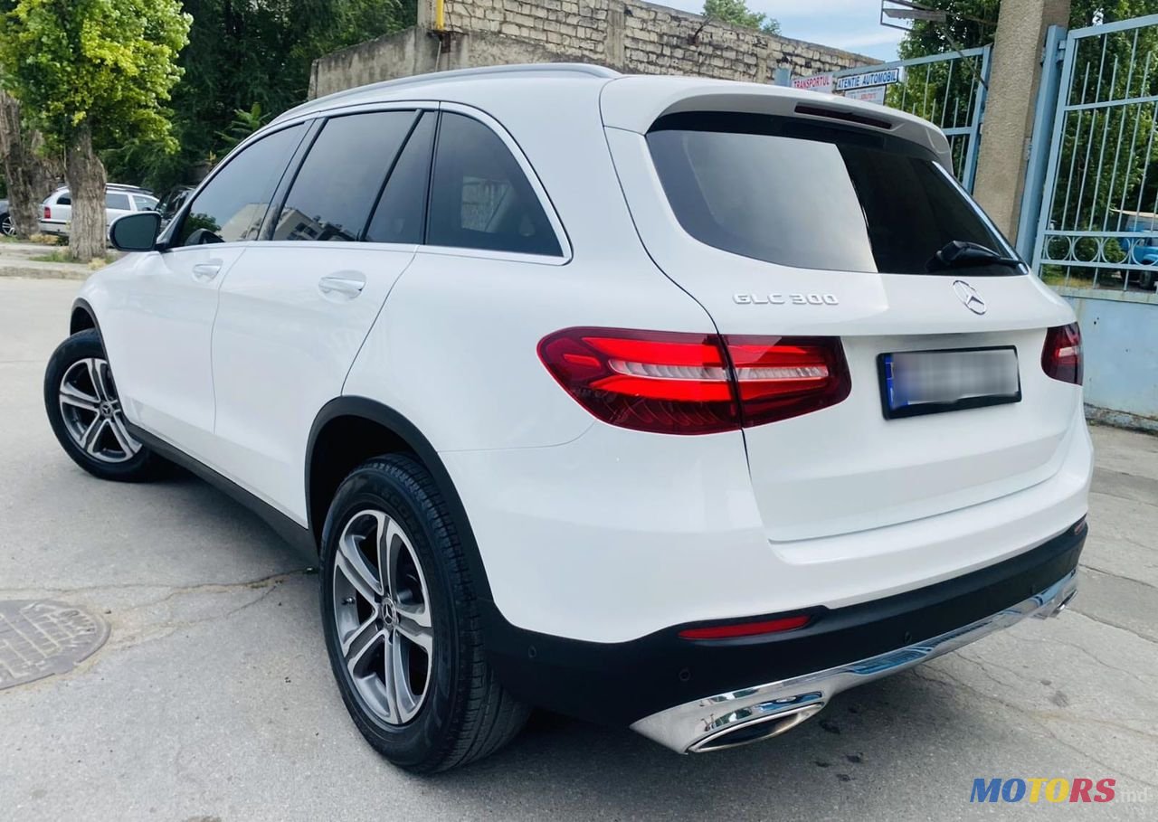 2017' Mercedes-Benz GLC photo #2