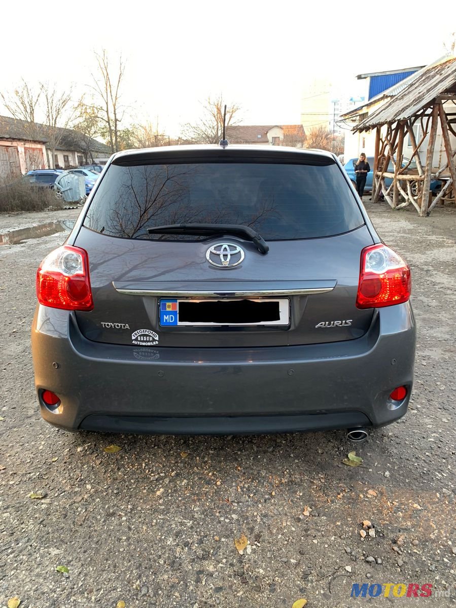 2010' Toyota Auris photo #4