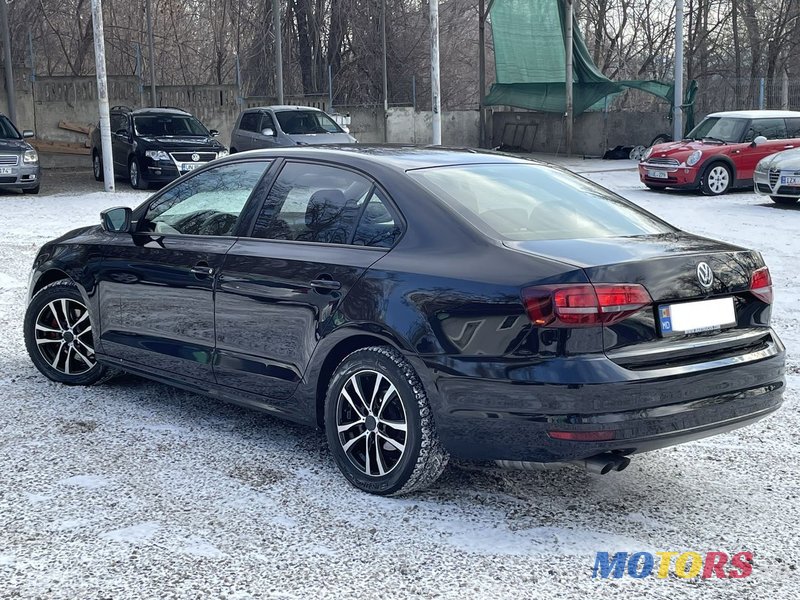 2017' Volkswagen Jetta photo #4