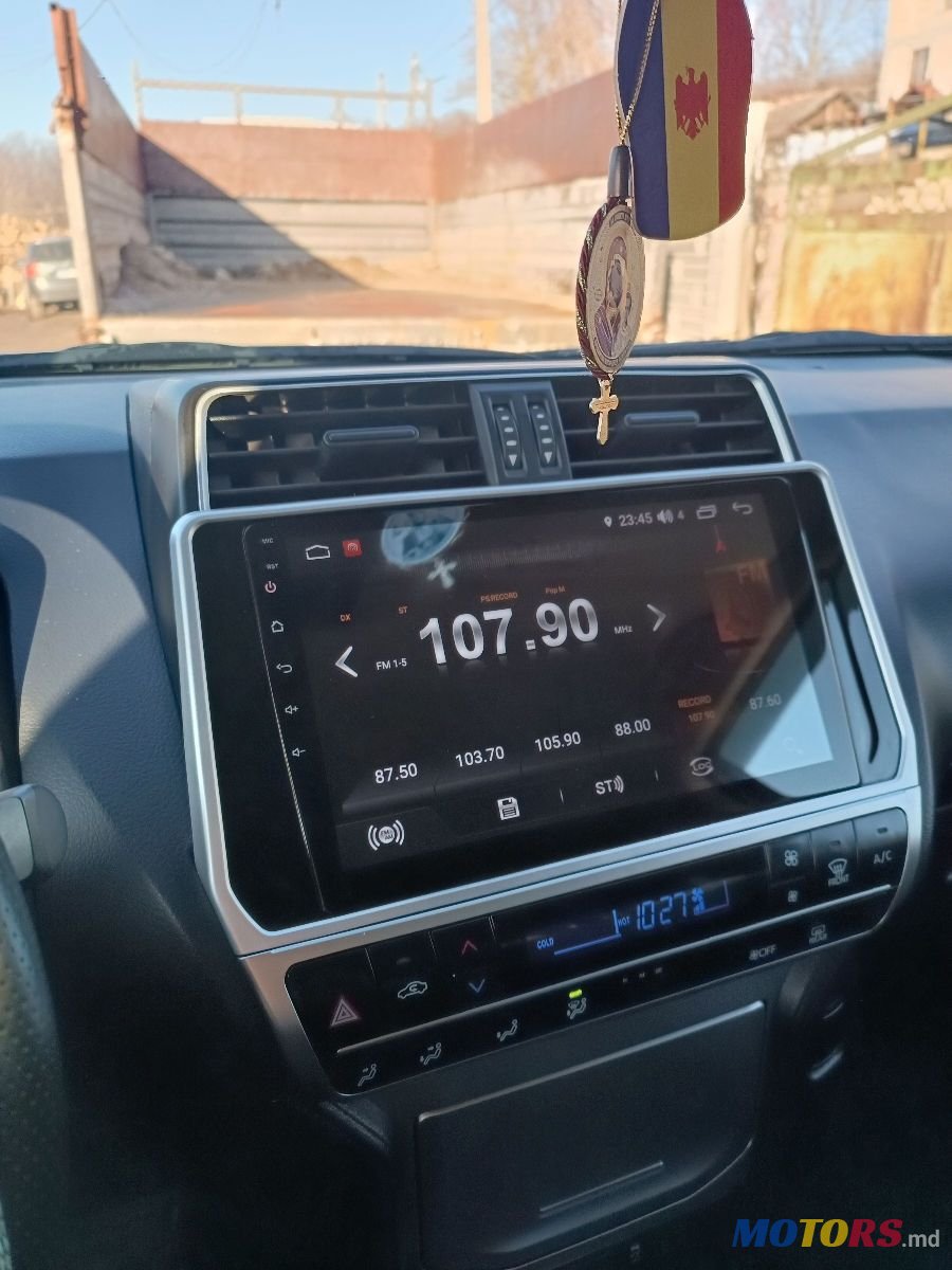 2020' Toyota Land Cruiser Prado photo #4