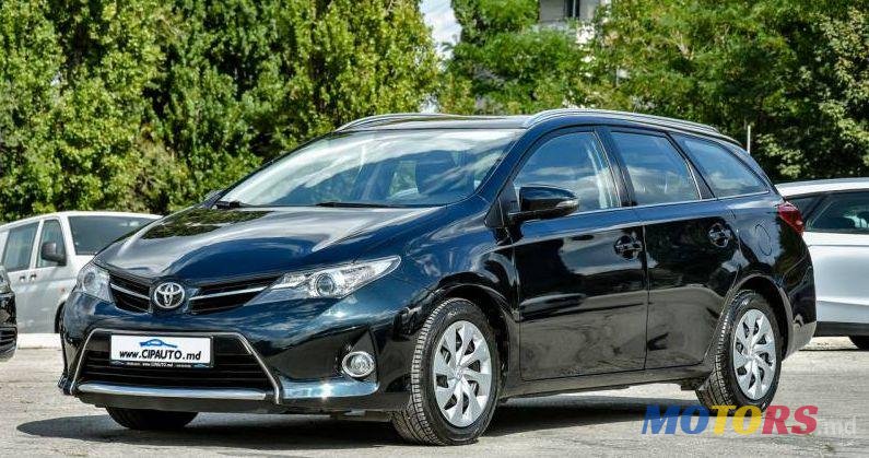 2014' Toyota Auris photo #1